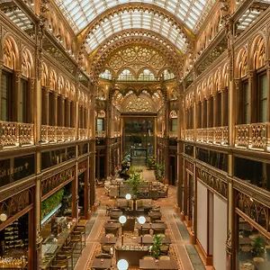 https://parisi-udvar-hotel-an-unbound-collection.inbudapesthotels.com